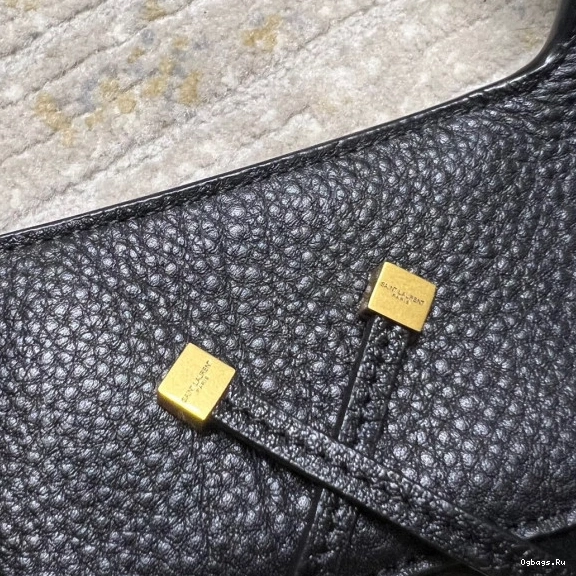 YSL LE 7 À 5 BEA 0723